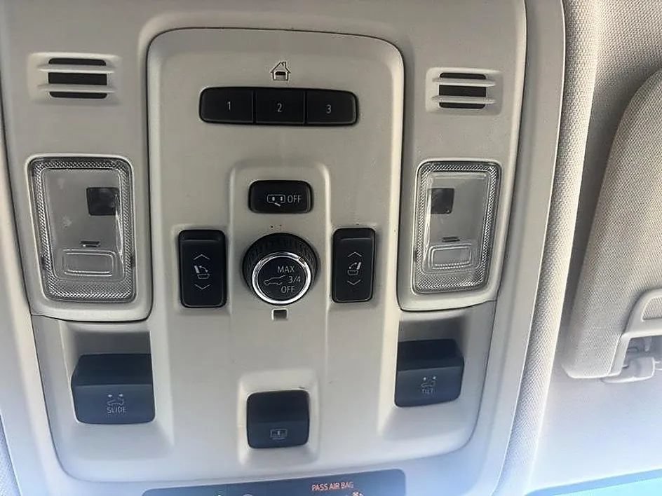 Used 2021 GMC Yukon XL Denali w/ Denali Premium Package AWD/4WD image 23