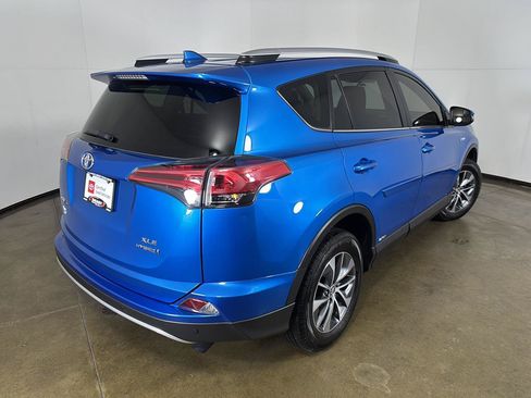 Used 2016 Toyota RAV4 XLE AWD/4WD image 10