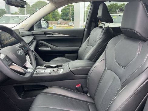 Certified 2025 INFINITI QX60 Luxe w/ Vision Package image 9