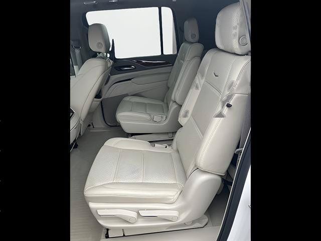 Certified 2024 Cadillac Escalade ESV Sport Platinum w/ Heavy-Duty Trailer Package AWD/4WD image 10