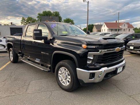Used 2025 Chevrolet Silverado 3500 LT w/ Safety Package AWD/4WD image 1