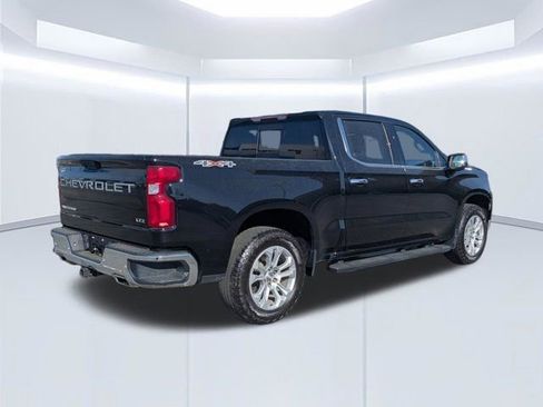 Used 2022 Chevrolet Silverado 1500 LTZ w/ LTZ Convenience Package II AWD/4WD image 3