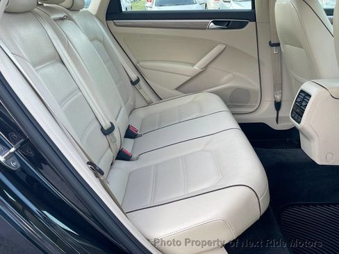 Used 2018 Volkswagen Passat 2.0T SE FWD image 12