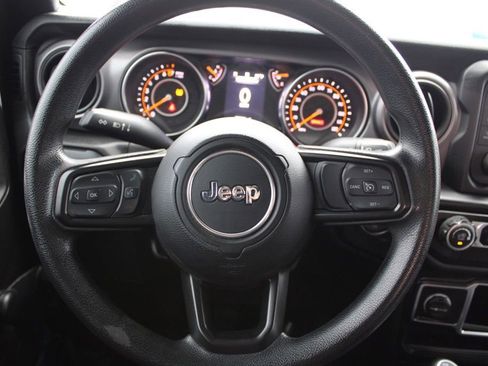 Used 2021 Jeep Gladiator Sport image 26