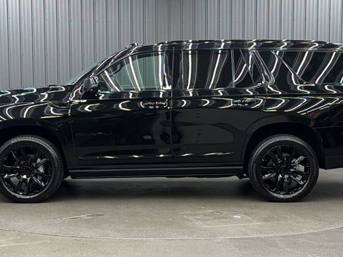 Used 2026 GMC Yukon Denali w/ Sun & Power Step Package AWD/4WD image 2