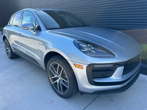 Used 2026 Porsche Macan AWD/4WD image 10