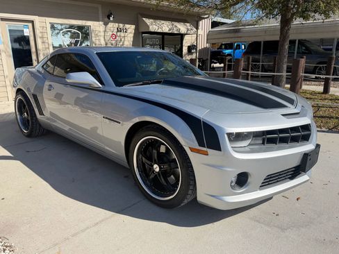 Used 2010 Chevrolet Camaro SS w/ RS Package RWD image 2