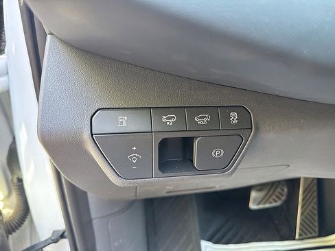 Used 2024 Kia EV9 GT-Line AWD/4WD image 11