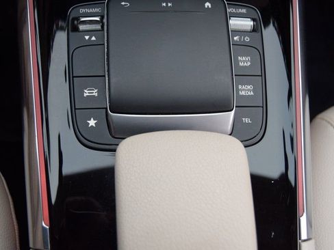 Used 2021 Mercedes-Benz GLA 250 4MATIC image 28