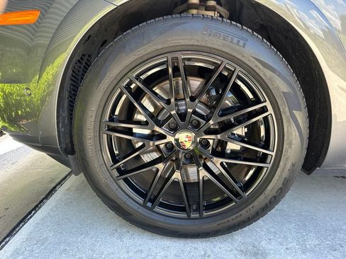 Certified 2024 Porsche Cayenne Coupe AWD/4WD image 15