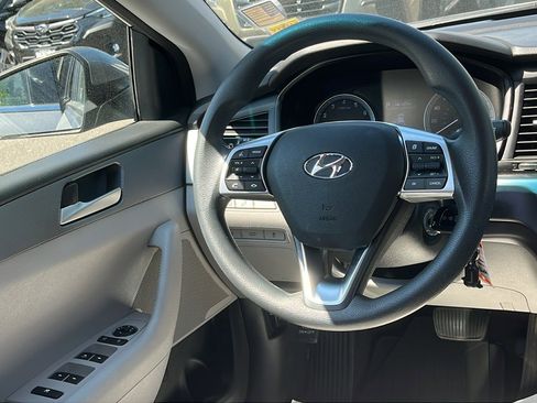 Used 2018 Hyundai Sonata SE FWD image 23