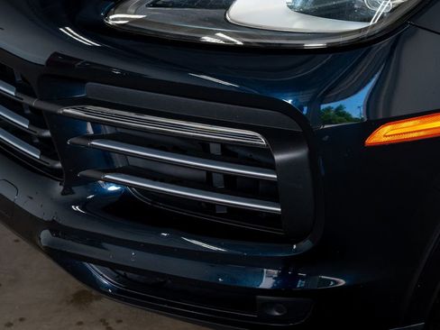 Used 2021 Porsche Cayenne image 14