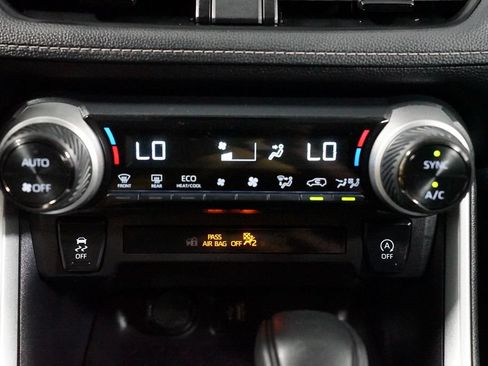 Used 2025 Toyota RAV4 XLE FWD image 20