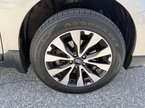 Used 2017 Subaru Outback 2.5i Limited AWD/4WD image 31