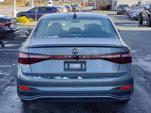 New 2026 Volkswagen Jetta SE FWD image 4