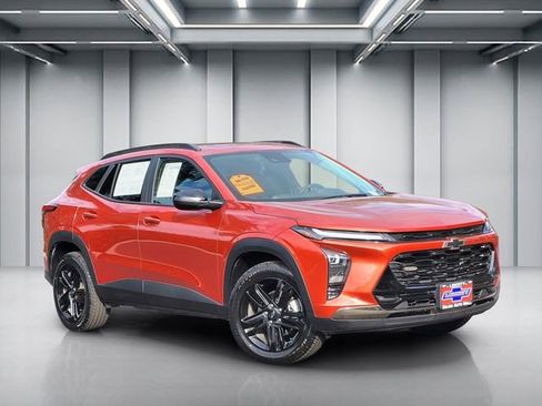 Used 2024 Chevrolet Trax ACTIV w/ Sunroof Package image 1