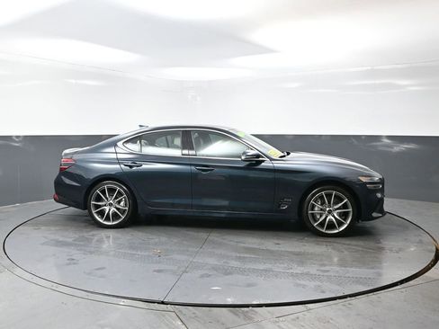 Used 2025 Genesis G70 2.5T image 11
