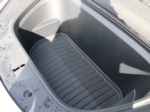 Used 2024 Tesla Model Y Performance image 24