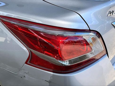 Used 2013 Nissan Altima 2.5 SL w/ Technology Pkg FWD image 29