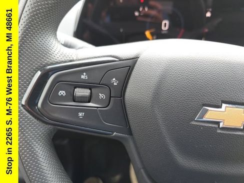 Used 2025 Chevrolet Trax LT FWD image 21