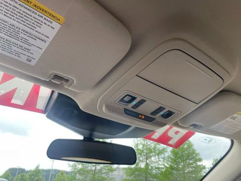 Used 2023 Ford Explorer XLT w/ Equipment Group 202A RWD image 19