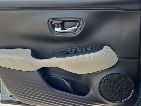 Certified 2025 Honda HR-V LX image 24