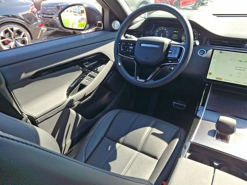 Used 2026 Land Rover Range Rover Evoque Dynamic SE AWD/4WD image 15