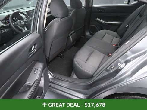 Used 2024 Nissan Altima 2.5 SV image 17