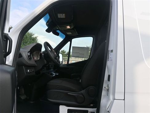 New 2025 Mercedes-Benz Sprinter 2500 image 7