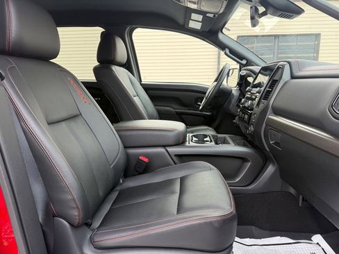 Used 2024 Nissan Titan PRO-4X w/ Pro-4x Convenience Package image 11