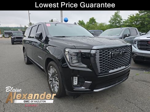Used 2023 GMC Yukon XL Denali Ultimate AWD/4WD image 1