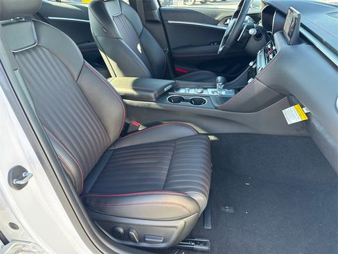 Used 2025 Genesis G70 3.3T Advanced image 13