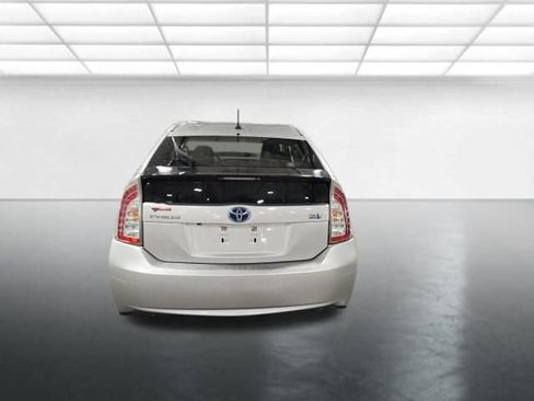 Used 2015 Toyota Prius Five FWD image 5