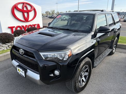 Used 2017 Toyota 4Runner TRD Off-Road Premium AWD/4WD image 1