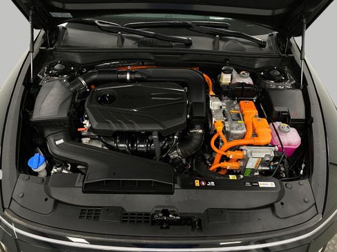 Certified 2025 Hyundai Sonata Limited FWD image 11