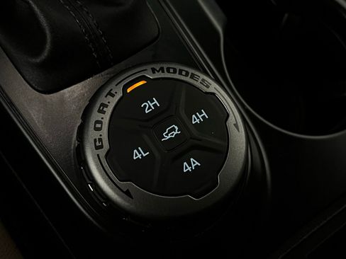 Used 2024 Ford Bronco Wildtrak image 22