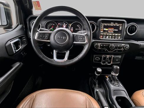 Used 2022 Jeep Wrangler Unlimited Sahara w/ Cold Weather Group AWD/4WD image 7