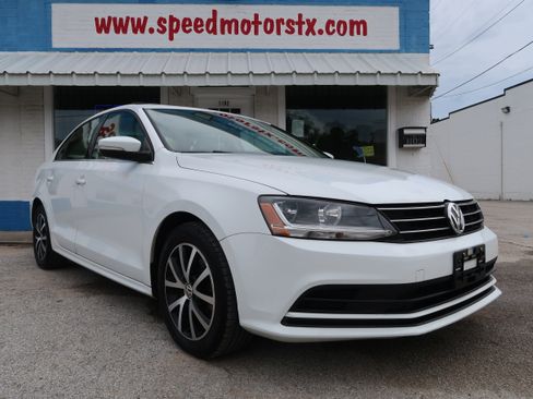 Used 2017 Volkswagen Jetta SE FWD image 6