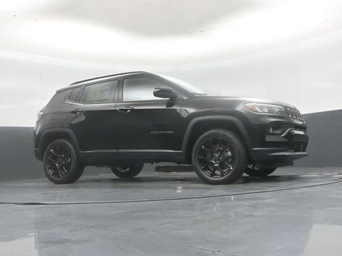 New 2026 Jeep Compass Latitude AWD/4WD image 38
