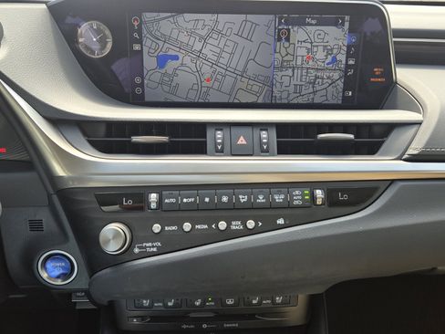 Used 2021 Lexus ES 300h Ultra Luxury w/ Accessory Package 2 image 17