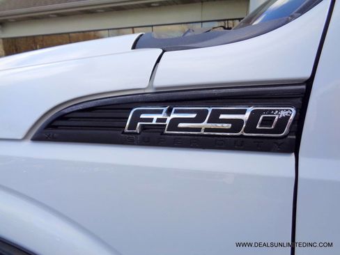 Used 2012 Ford F250 XL w/ PWR Equipment Group image 5
