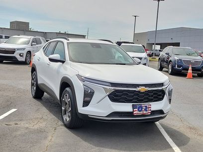 Used 2025 Chevrolet Trax LT w/ Sunroof Package