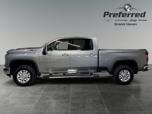 Used 2024 Chevrolet Silverado 2500 LTZ w/ LTZ Plus Package AWD/4WD image 10