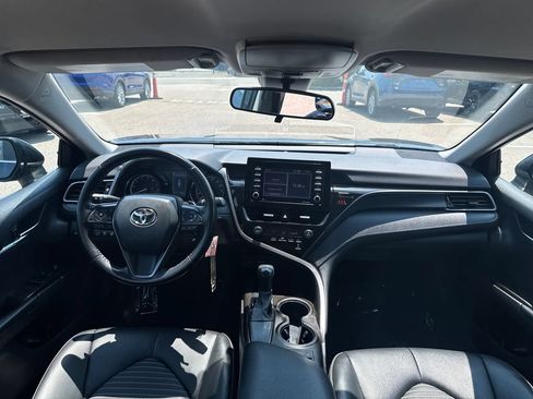 Used 2021 Toyota Camry SE w/ Cold Weather Package FWD image 10