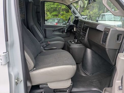 Used 2025 Chevrolet Express 2500 w/ Driver Convenience Package RWD image 17