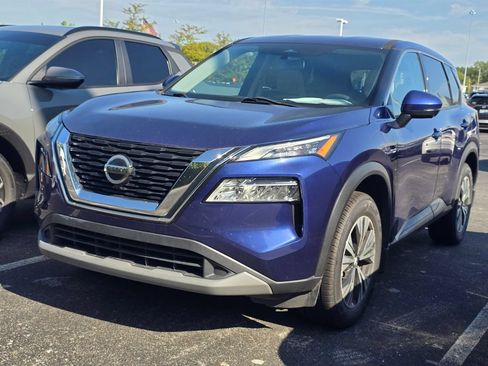 Used 2021 Nissan Rogue SV AWD/4WD image 3