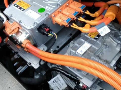 Used 2019 Chevrolet Bolt Premier w/ Infotainment Package image 27