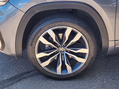 Used 2020 Volkswagen Atlas Cross Sport SEL R-Line AWD/4WD image 30