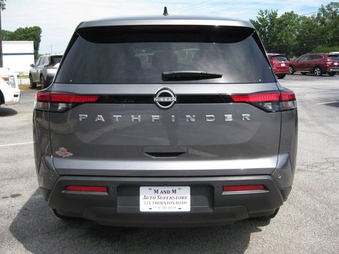 Used 2025 Nissan Pathfinder S FWD image 6