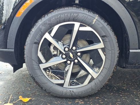 New 2026 Chevrolet Equinox EV LT image 9